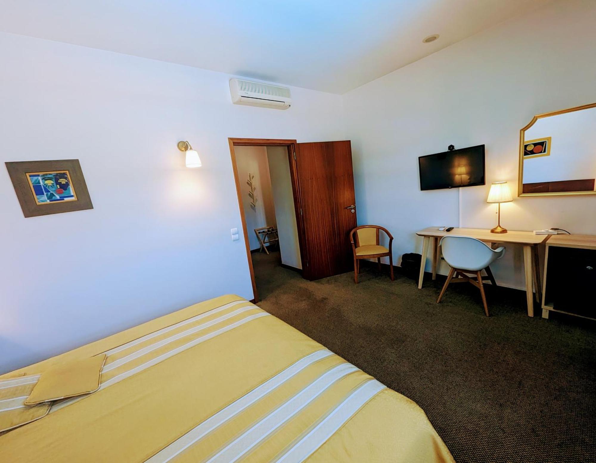 Hotel La Fontaine إسموريز المظهر الخارجي الصورة